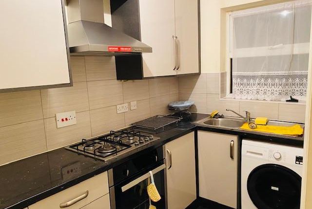 26, Moreton Avenue, Isleworth photo 3