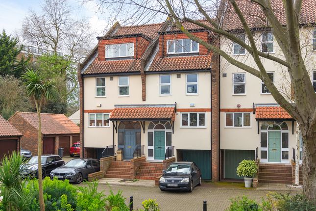 Thumbnail Town house for sale in Millside Place, Isleworth