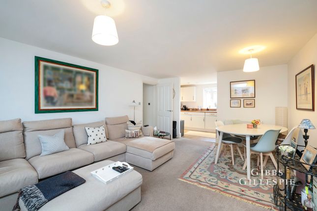 Flat 5, Hibbert Court, Grange Road, Gerrards Cross photo 4