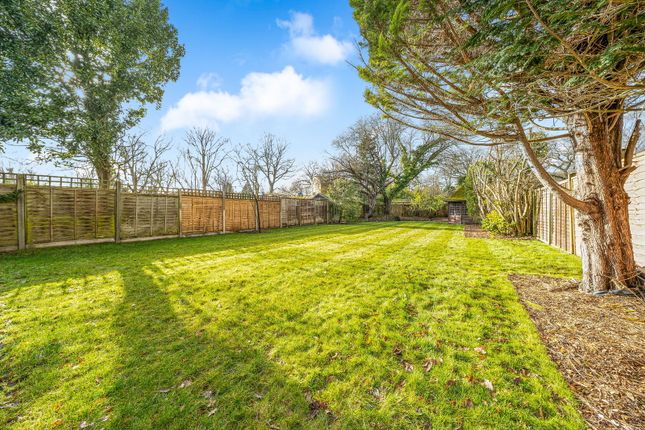 Greenbank, Surrey Gardens, Effingham Junction photo 4