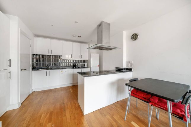 Thumbnail Flat for sale in Zenith Close, Colindale, London