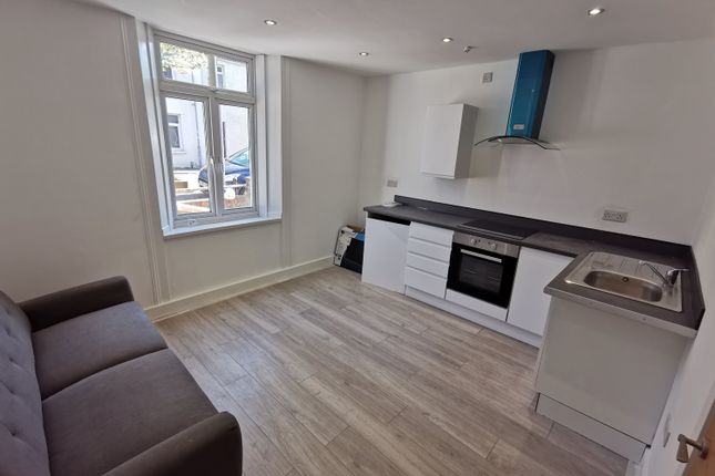 13, Bedford Street, Cardiff photo 2
