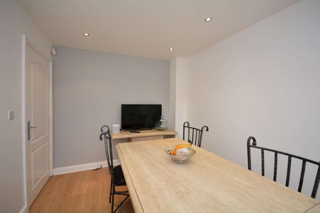 Town house for sale in Linden Court, Rothwell, Leeds, West Yorkshire
