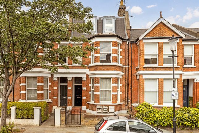 Thumbnail Flat for sale in Brewster Gardens, London