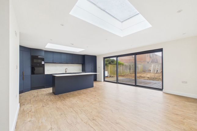 39, Rosslyn Road, Shoreham-by-sea photo 2