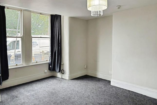 Flat 1, 23, Hookstone Road, Harrogate photo 3