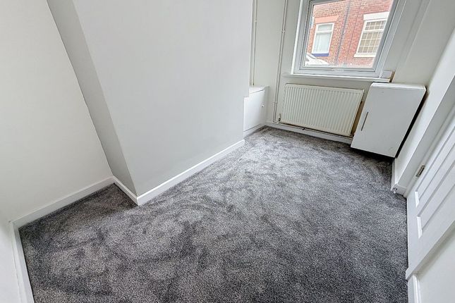 27 Darnley Street, Stoke-on-Trent photo 3