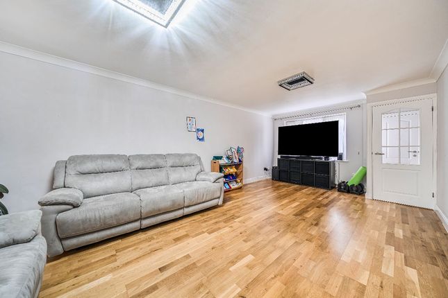 32 Buckfast Avenue, Bedford photo 4