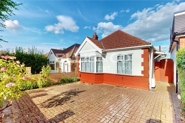 106, Eastmead Avenue, Greenford photo 2
