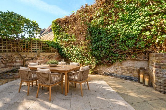 10, Roskell Road, London photo 4