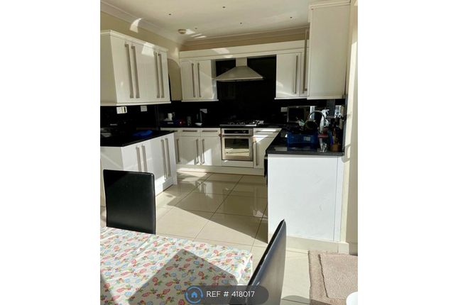 5-bed semi-detached on Harrow, £3,750/mo