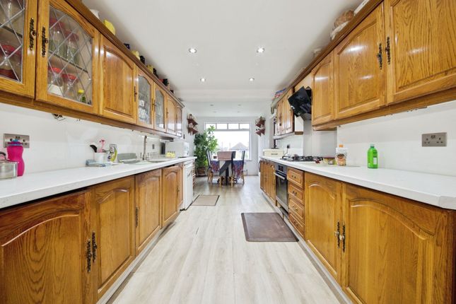 70, Woodhill Crescent, Harrow photo 3
