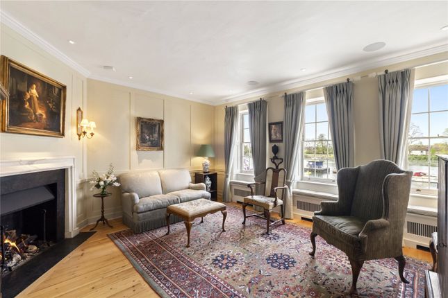 Carlton House, 68, Strand on the Green, London photo 4