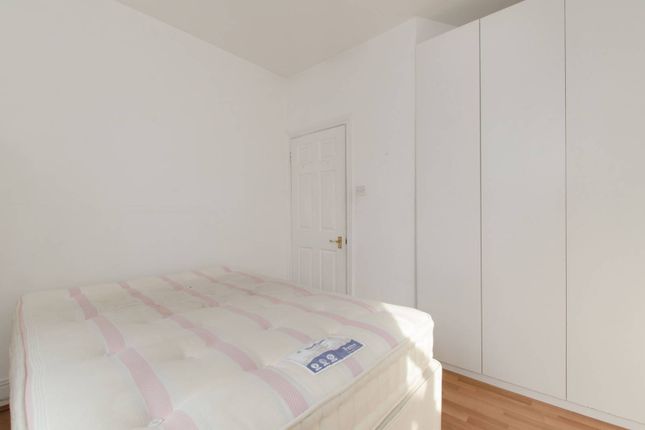 Flat for sale in Killyon Terrace, Clapham North, London