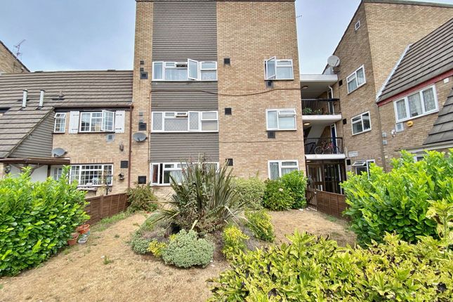 Thumbnail Flat for sale in Midsummer Avenue, Hounslow