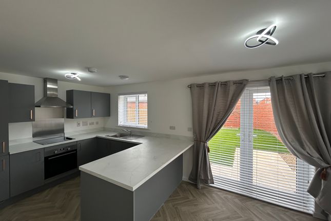 54, Violet Street, BRANDON photo 2