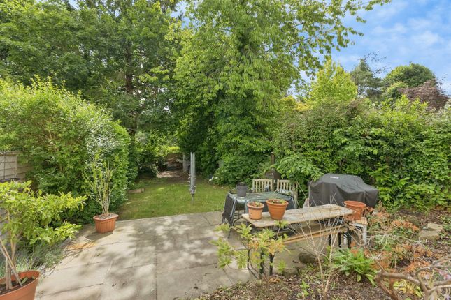 Garden Flat, 10, St. James Road, Kent photo 2