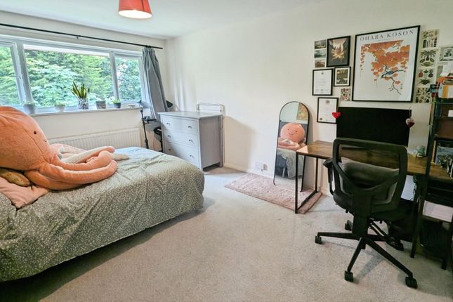 37, Marion Way, Birmingham photo 5