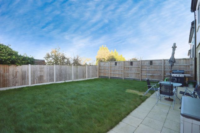 19, Woodall Way, Sheffield photo 4