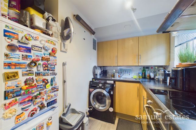 8, Redgrave Close, Croydon photo 4