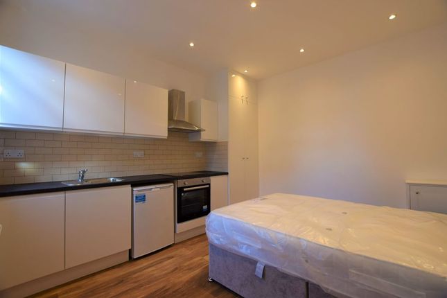 Studio to rent in Larch Road, London