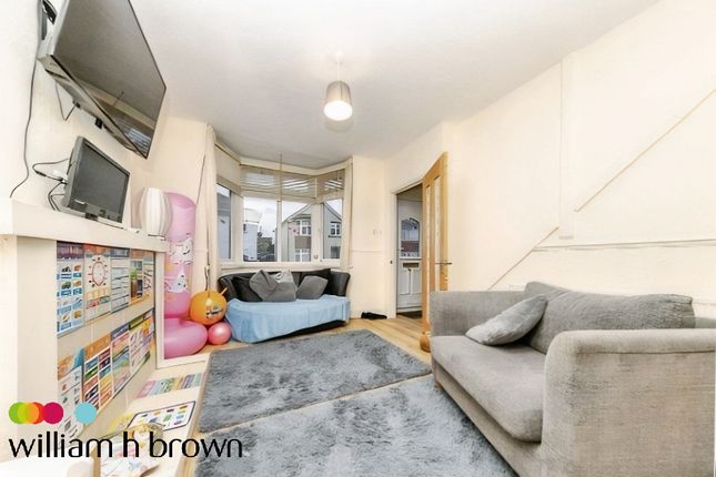 33, Carrs Road, CLACTON-ON-SEA photo 4