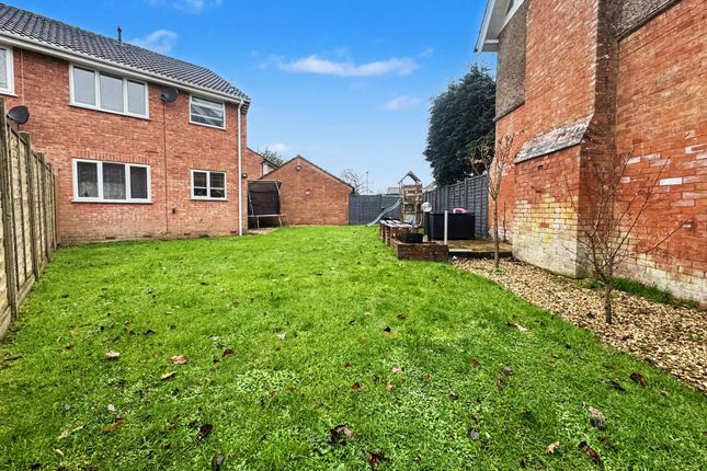 48 Chestnut Drive, Cullompton photo 3