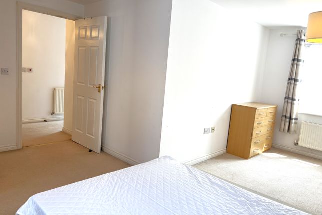 19 / Clarinet court, Symphony Close, Edgware photo 2