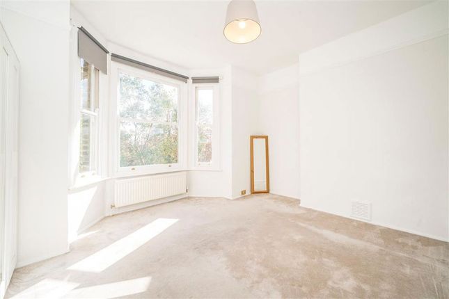 Flat 5, 21-23, Cumberland Park, London photo 4