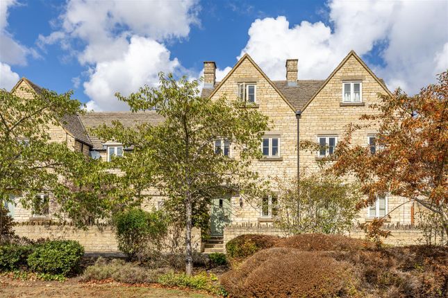 4-bed house on 36, Moss Way, Cirencester, £495,000