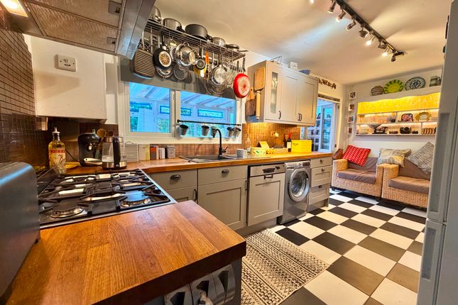 6 Orchard Rise, Newnham photo 3