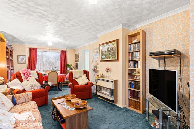 134, The Downs, Harlow photo 4