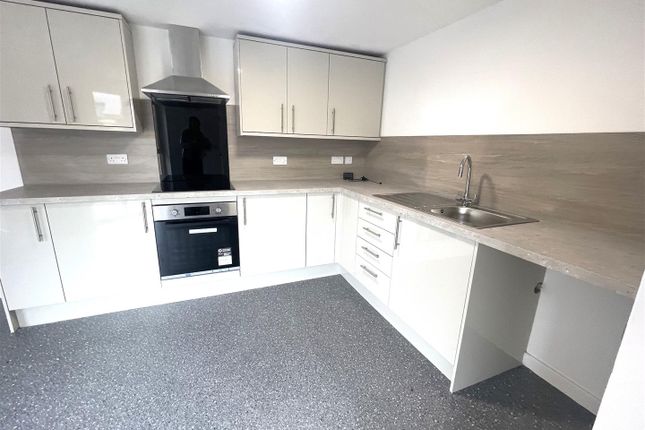 Flat 3, Joseph Court, Keary Street, Stoke-On-Trent photo 3