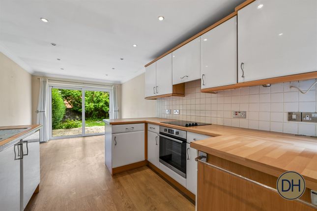 17, Gresham Road, Brentwood photo 2
