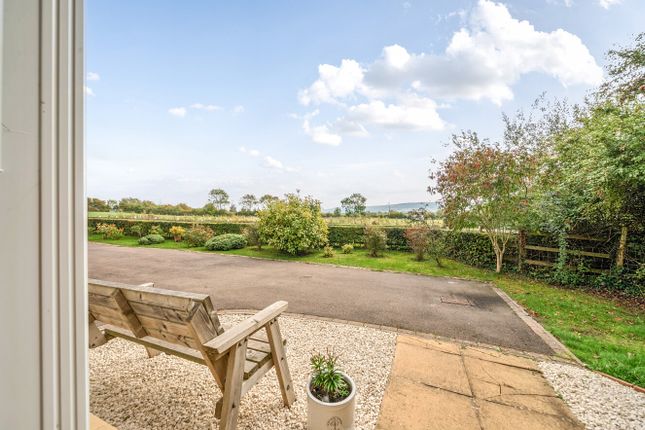 56, Swallowcroft, Stonehouse photo 3