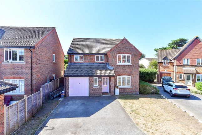 4-bed house on The Oaks, Bognor Regis, £500,000