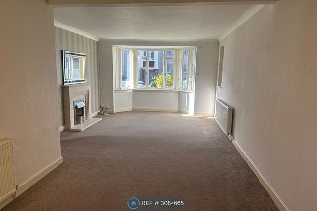 Castle Court Kings Drive, Glasgow photo 4
