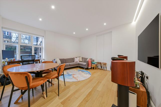 College Crescent, London photo 4
