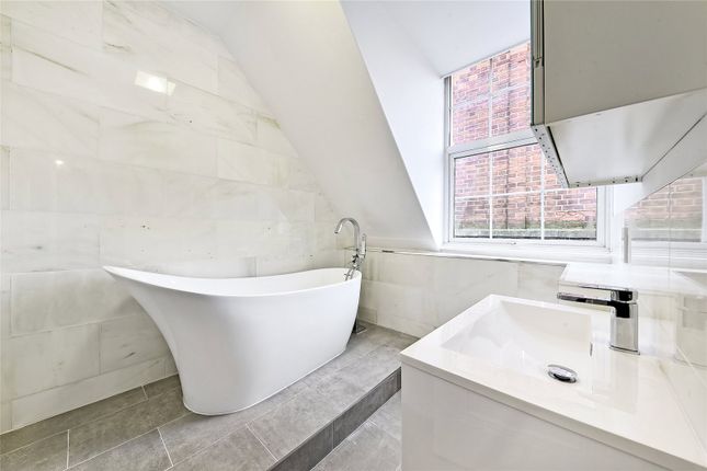 Flat to rent in Princes Gate Court, Exhibition Road, Knightsbridge, London