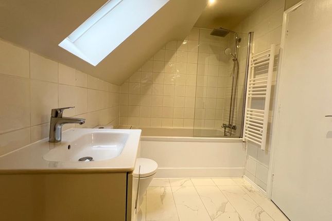 16, Ladygrove Drive, Surrey photo 5