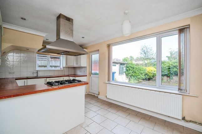 10, Manor Close, Grimsby photo 4
