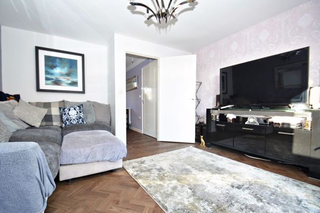 3, Beasley Close, Queenborough photo 4