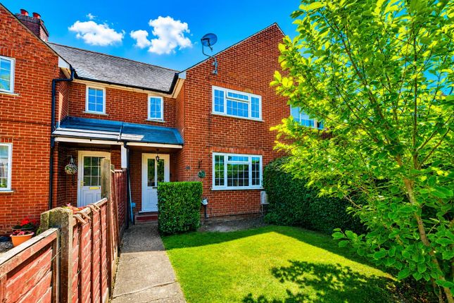3-bed house on 33, Old Kempshott Lane, Basingstoke, £400,000