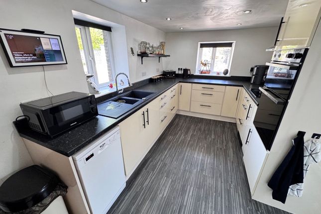 7 Dale Road, Buxton photo 4