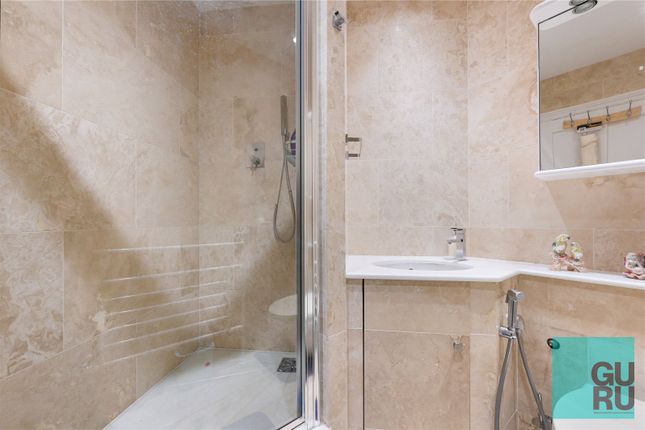 182,, Oakwood Court, London photo 4