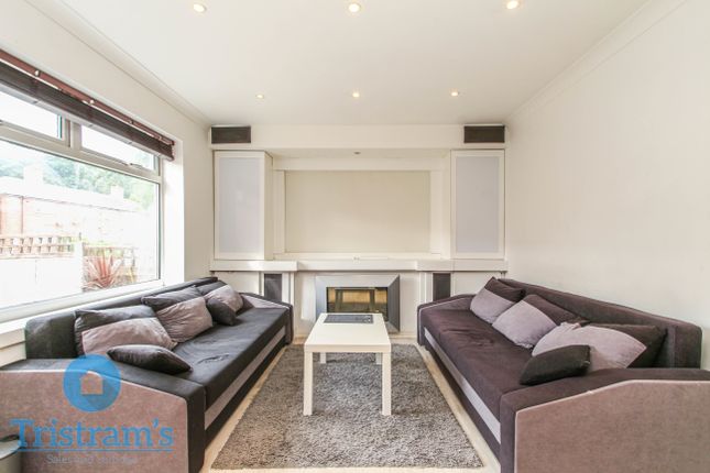 67, Deepdene Way, Nottingham photo 3