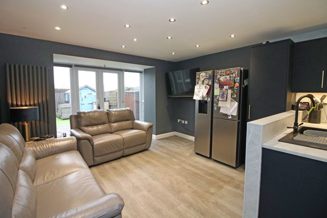 16, Birch Lane, Thornton-Cleveleys photo 3