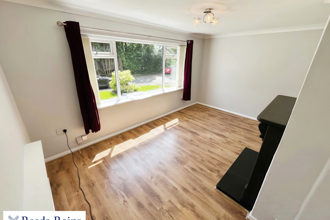 78, Cambridge Drive, Staffordshire photo 3