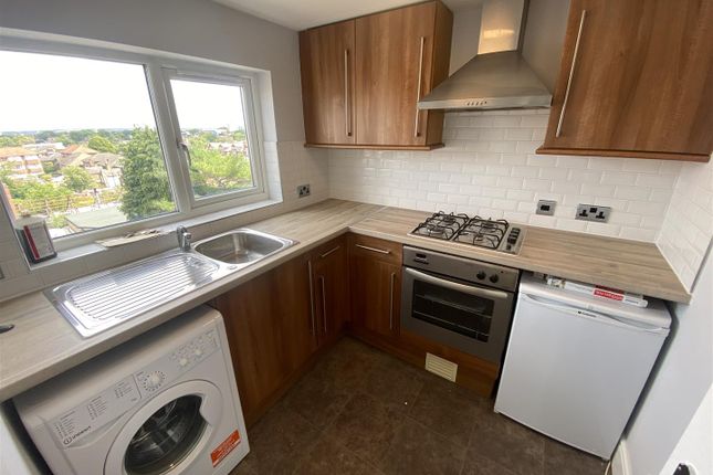 Thumbnail Flat to rent in Trinity Road, Bounds Green