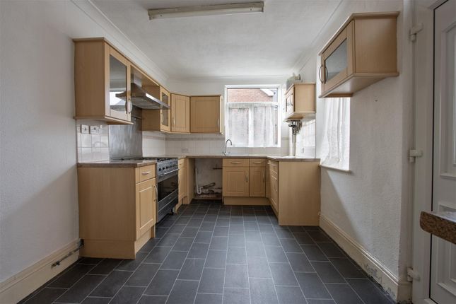 12, Foljambe Road, Chesterfield photo 4
